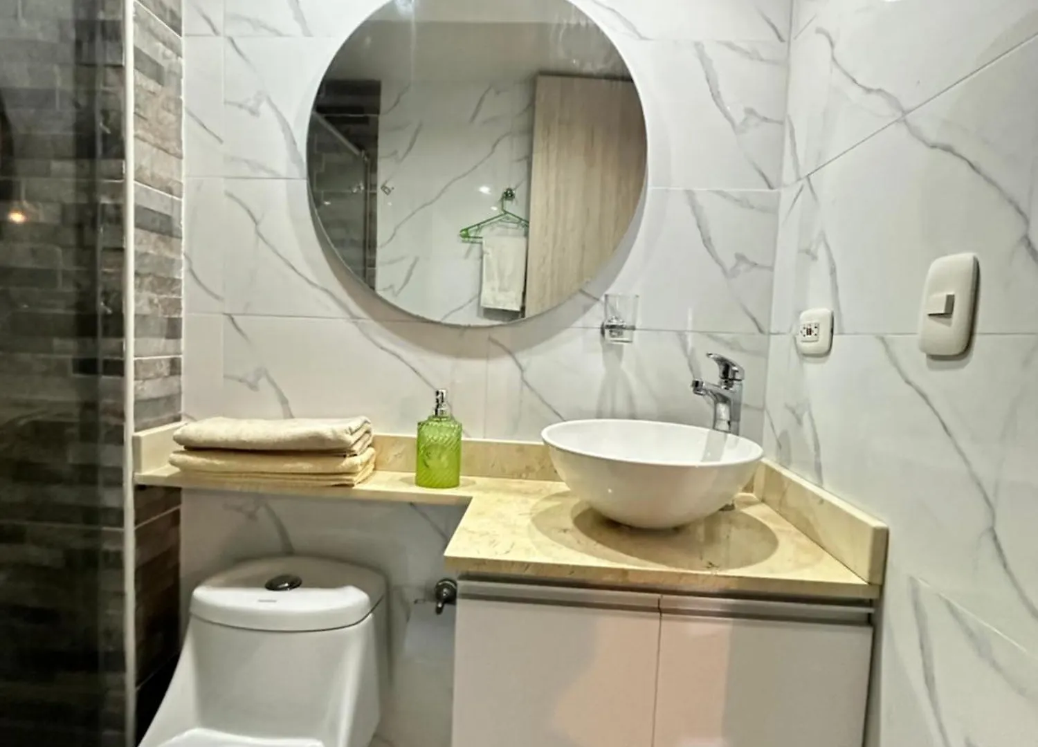 Apartamento Exclusivo En El Norte Barranquilla Amoblado ,3 Parqueadero Privados ,3 Habitaciones Privadas Con Aire Acondicionado Recepcion 24 Horas Piscinas Gym Vista Al Rio